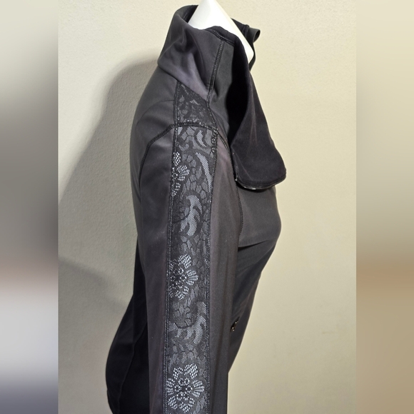 Lululemon Run: Draft Dodger Jacket Women's Size 4 - Picture 6 of 11